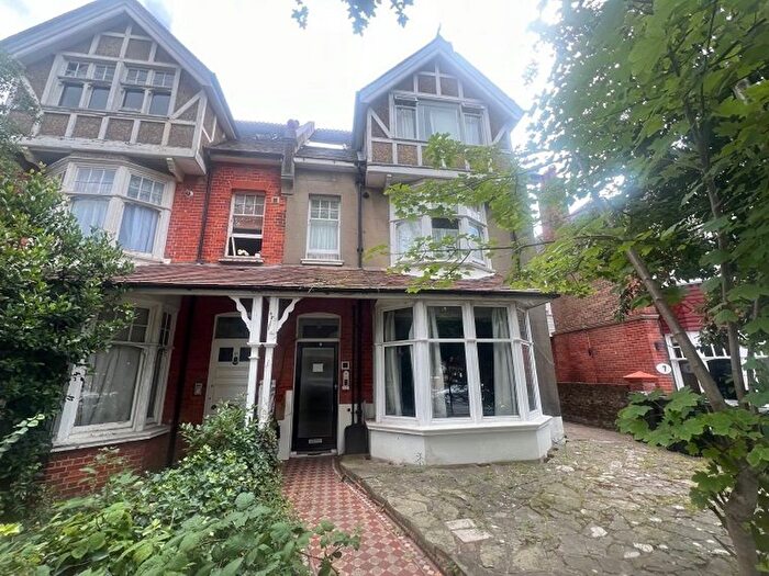 Studio To Rent In Pembroke Avenue, Hove, BN3