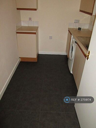 2 Bedroom Flat To Rent In New Street, Stevenston, KA20