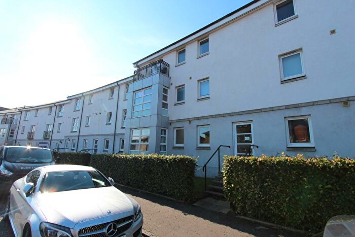 3 Bedroom Flat To Rent In Chesser Crescent, Chesser, Edinburgh, EH14