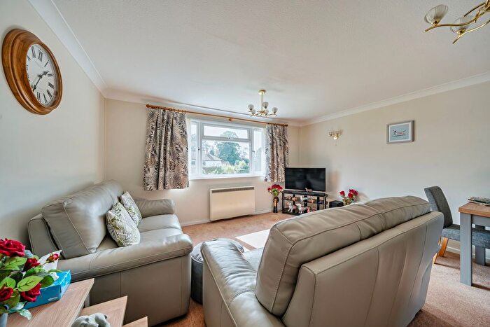 2 Bedroom Maisonette For Sale In Clements Green, South Moreton, Didcot, Oxfordshire, OX11