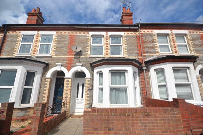 6 Bedroom House For Sale In Grange Avenue, University Area, RG6