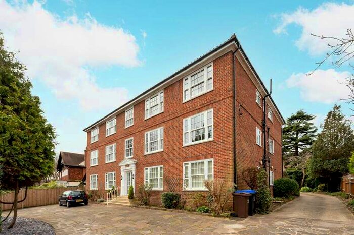 2 Bedroom Flat To Rent In Camborne Road, Sutton, SM2