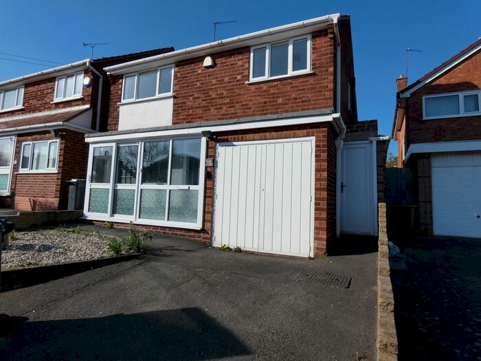 3 Bedroom Detached House To Rent In Waverley Avenue, Great Barr, Birmingham, B43