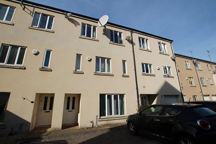 6 Bedroom Terraced House To Rent In Jekyll Close - Stoke Park, BS16
