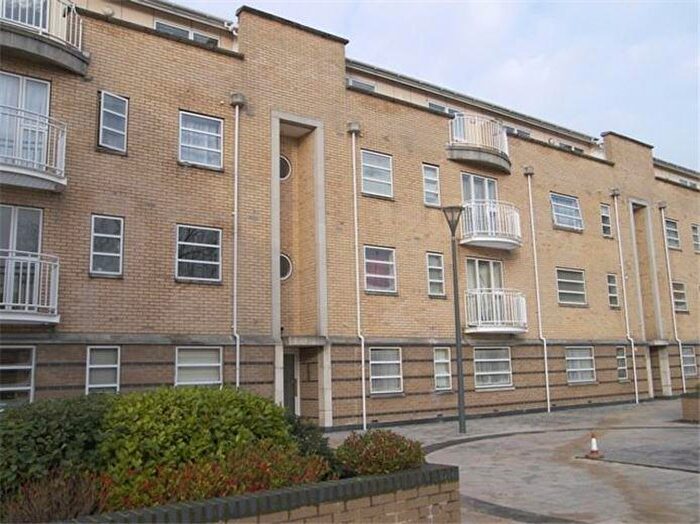 2 Bedroom Flat To Rent In Petersfield Mansions, Cambridge, CB1