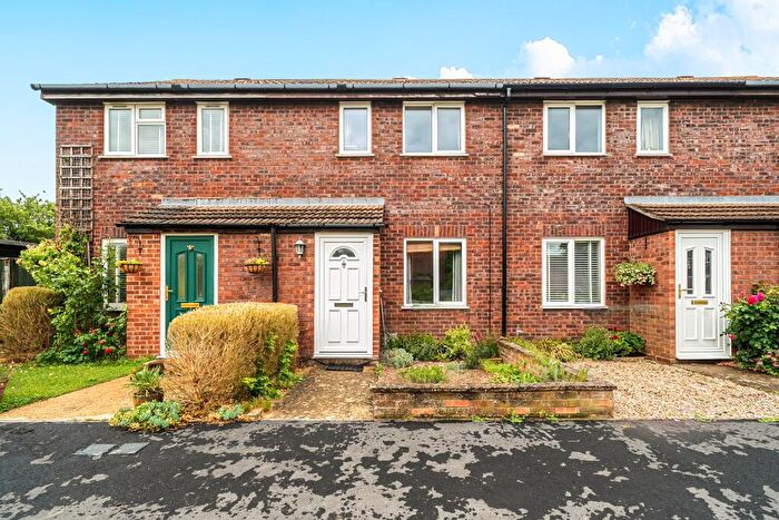 2 Bedroom Terraced House To Rent In Peregrine Way, Grove, OX12