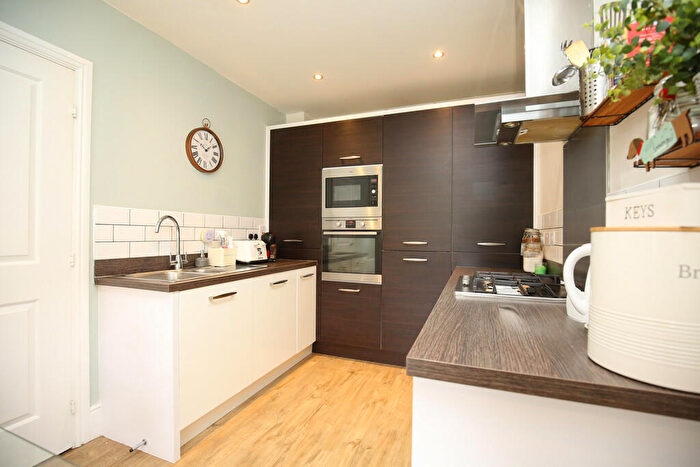 3 Bedroom End Of Terrace House For Sale In Bowler Close, Atherstone, CV9