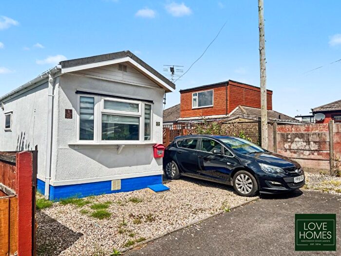 1 Bedroom Park Home For Sale In Oak Drive, Lamaleach Park, Lamaleach Drive, Freckleton, Preston, Lancashire, PR4