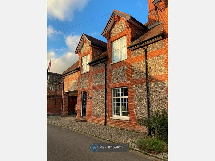 3 Bedroom Semi-Detached House To Rent In Henley Road, Marlow, SL7