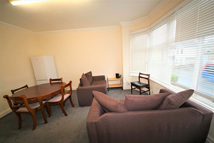 4 Bedroom Flat To Rent In Talbot Road, Winton, Bournemouth, BH9