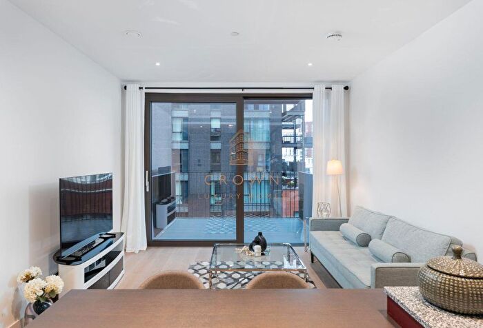 2 Bedroom Flat To Rent In Legacy Building - Th Floor, Embassy Gardens, SW11