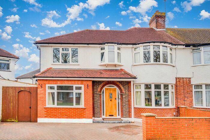 4 Bedroom Semi-Detached House To Rent In Elm Way, Epsom, KT19