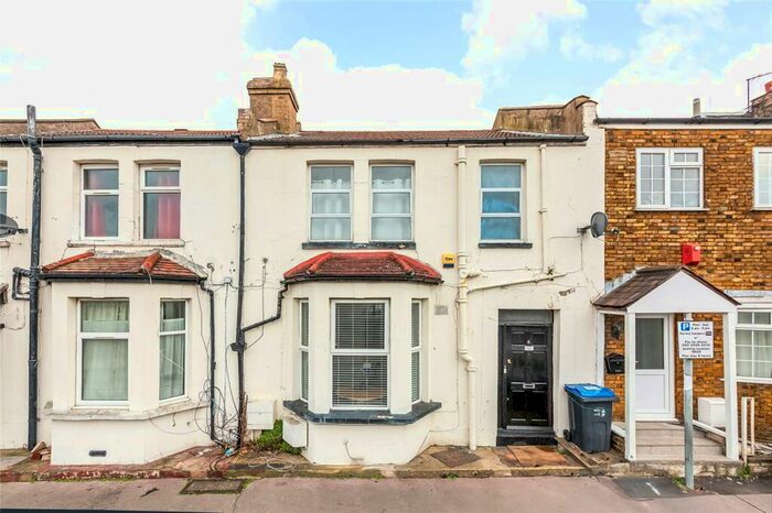 1 Bedroom Apartment For Sale In Belle Vue Park, Thornton Heath, CR7