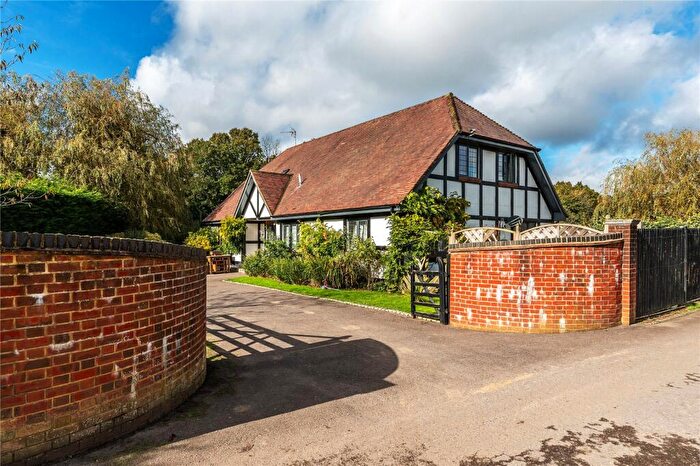 8 Bedroom Detached House For Sale In Horsham Lane, Ewhurst, Cranleigh, Surrey, GU6