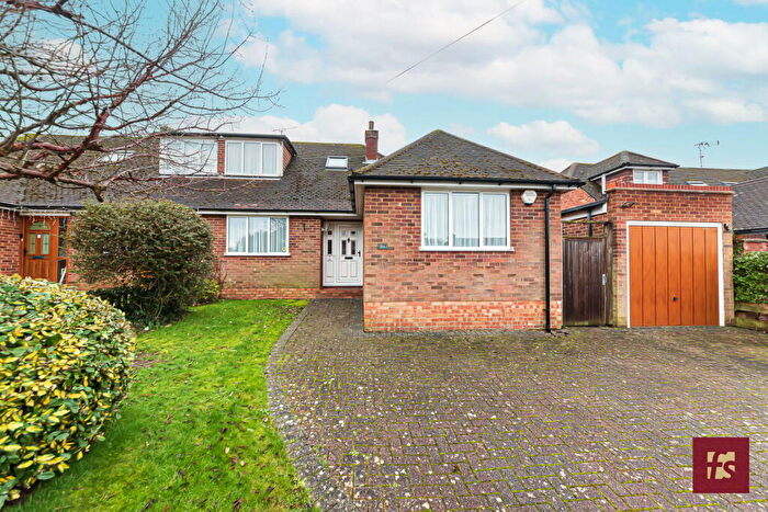 3 Bedroom Semi-Detached Bungalow For Sale In Belmont Road, Crowthorne, Berkshire, RG45