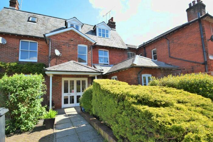 1 Bedroom Flat To Rent In Winchester City Centre, SO23