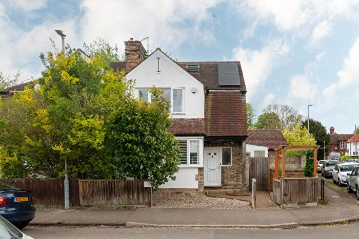 4 Bedroom Semi Detached House For Sale In Stretten Avenue, Cambridge, CB4