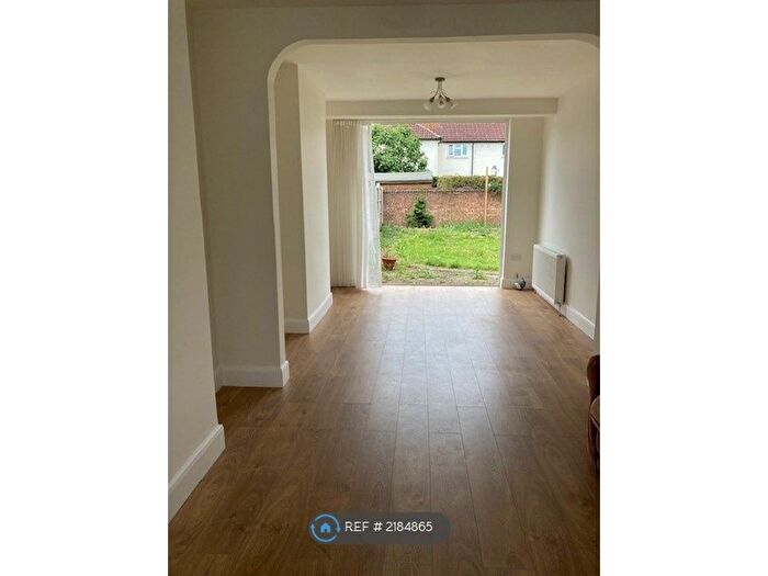 3 Bedroom Semi-Detached House To Rent In Ranworth Road, London, N9