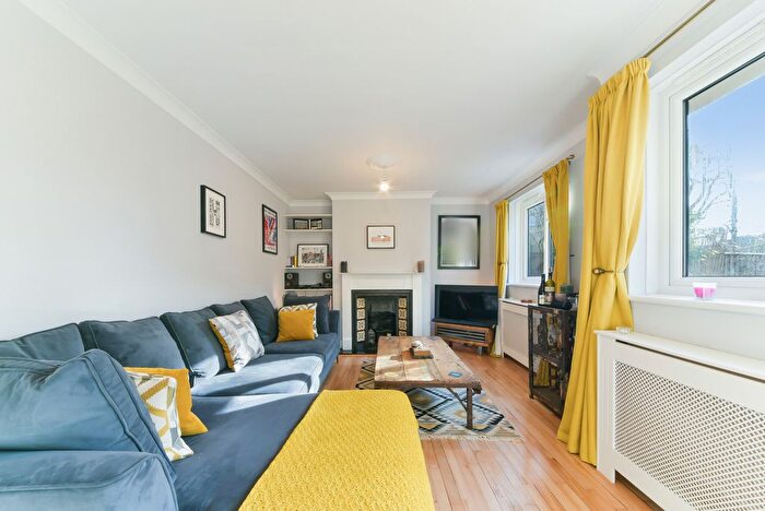 3 Bedroom Property To Rent In Glen Albyn Road, SW19
