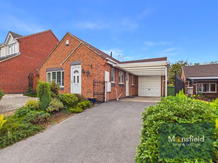 3 Bedroom Bungalow For Sale In Rushpool Close, Forest Town, Mansfield, NG19