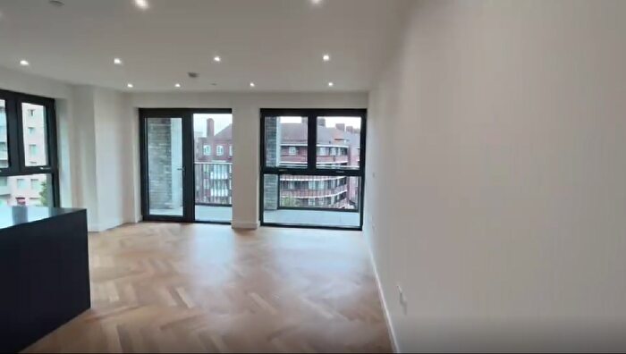 2 Bedroom Flat To Rent In Emperor Point, Dragonfly Walk, London, N4