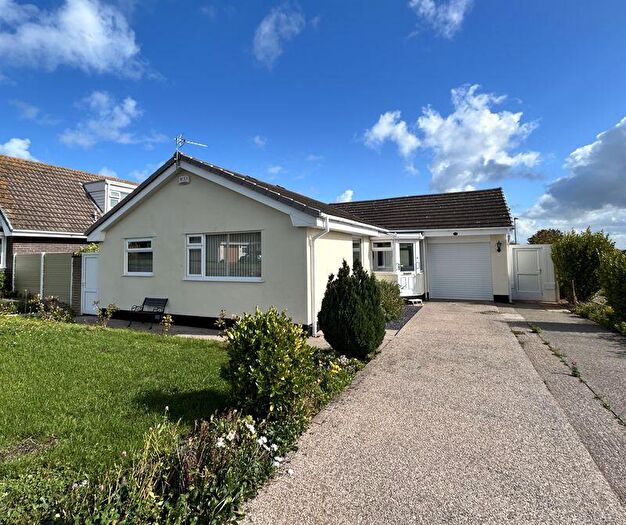 3 Bedroom Detached Bungalow For Sale In Maes Y Mor, Penrhyn Bay, LL30