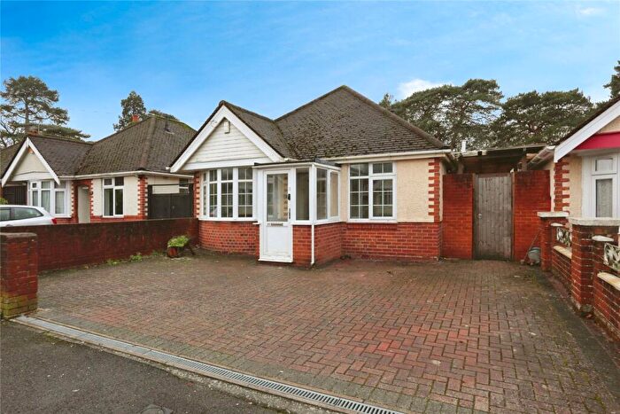 2 Bedroom Bungalow For Sale In Maxwell Road, Southampton, Hampshire, SO19