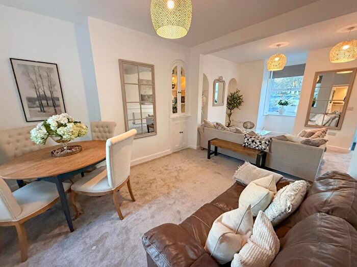 3 Bedroom Terraced House For Sale In Wesley Place, Silsden, BD20