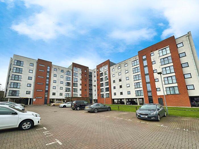 2 Bedroom Flat To Rent In Pilgrims Way, Salford, Greater Manchester, M50
