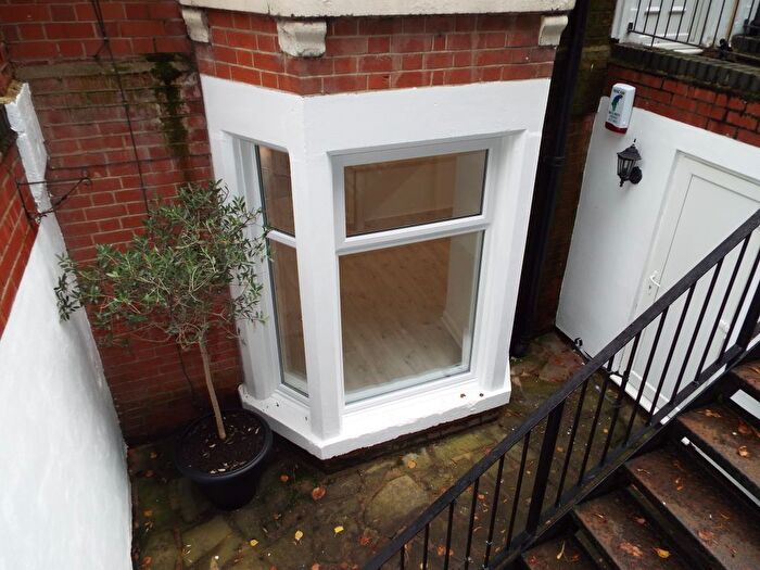 1 Bedroom Flat To Rent In Elm Avenue, Nottingham, NG3