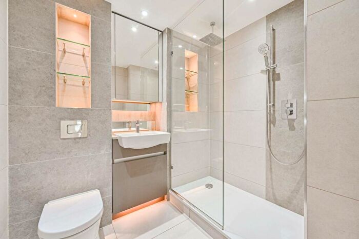 2 Bedroom Flat For Sale In Norton House, Woolwich, London, SE18