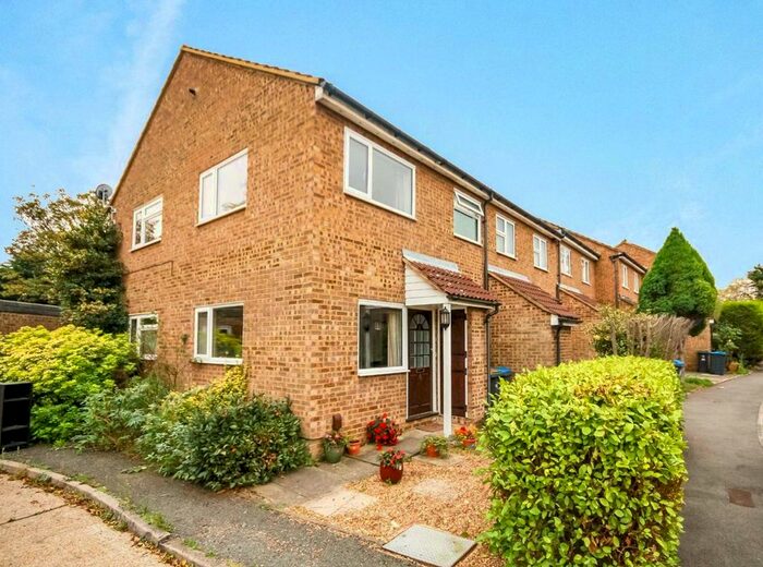 1 Bedroom Property To Rent In St. Georges Gardens, Tolworth, Surbiton, KT6