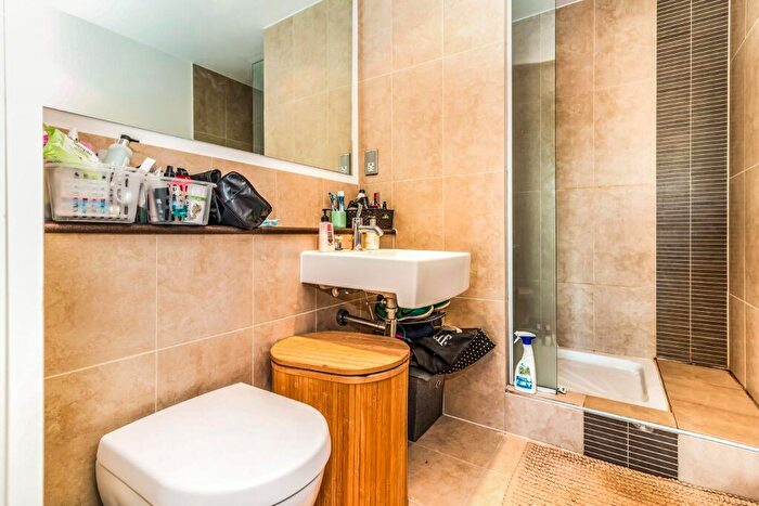2 Bedroom Apartment To Rent In Jefferson Place, Greenquarter, M4