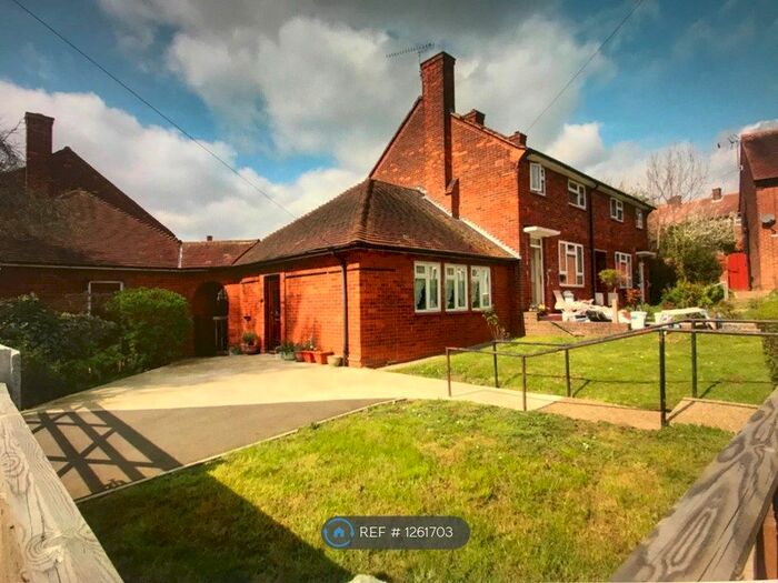 1 Bedroom Bungalow To Rent In Dudley Road, Romford RM3