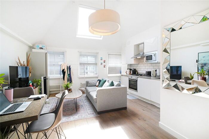 1 Bedroom Flat To Rent In Litchfield Street, Covent Garden, WC2H