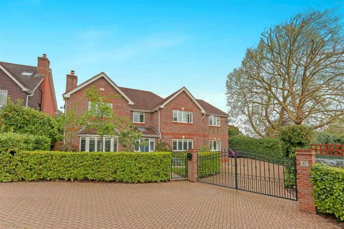 5 Bedroom Detached House To Rent In Carshalton Beeches, SM5