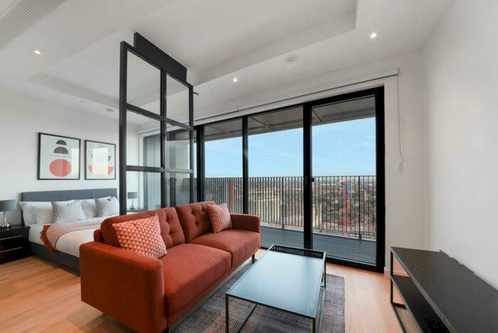 Apartment To Rent In Corson House, London City Island, London, E14