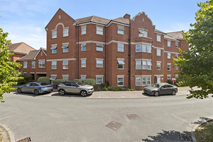 2 Bedroom Apartment For Sale In Reid Crescent, Hellingly, Hailsham, BN27