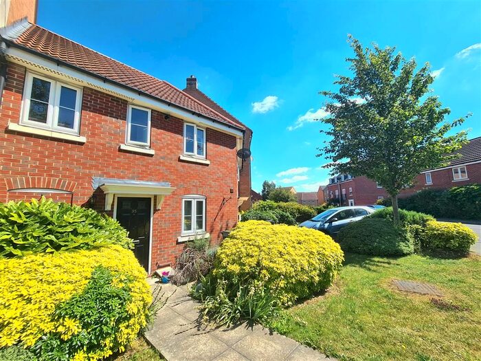 2 Bedroom Maisonette To Rent In Cartwright Way, Beeston, Nottingham, NG9