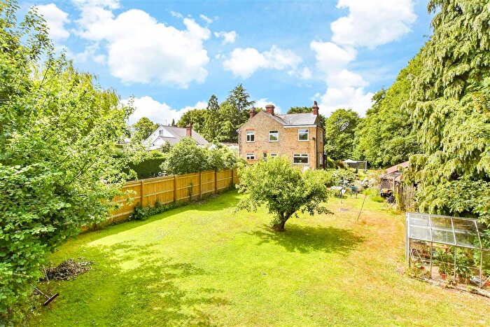 4 Bedroom Semi-detached House For Sale In Barrow Hill, Sellindge, Kent, TN25