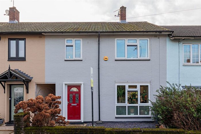3 Bedroom Terraced House For Sale In Alders Avenue, Woodford Green, IG8