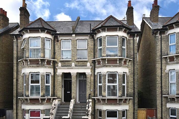 1 Bedroom Flat To Rent In Beechfield Road, Catford, SE6