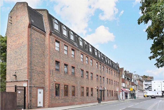 1 Bedroom Flat To Rent In Flat, Penn Court, North End Road, London, W14