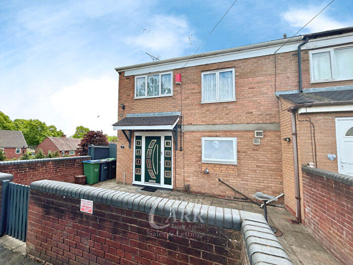 3 Bedroom End Of Terrace House For Sale In Bankside, Great Barr, Birmingham, B43