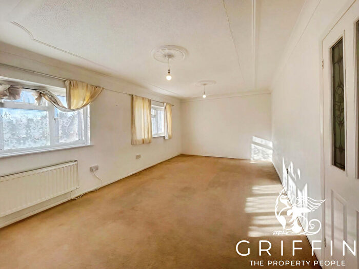 2 Bedroom Maisonette To Rent In Salisbury Road, Grays, RM17