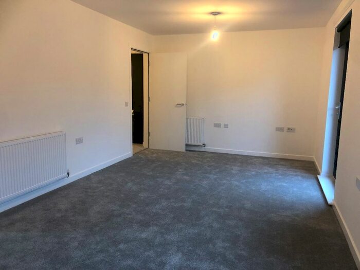 2 Bedroom Flat To Rent In Ashtree Road, Pollokshaws, Glasgow, G43
