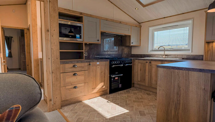 2 Bedroom Park Home For Sale In Fowey, Cornwall, PL23