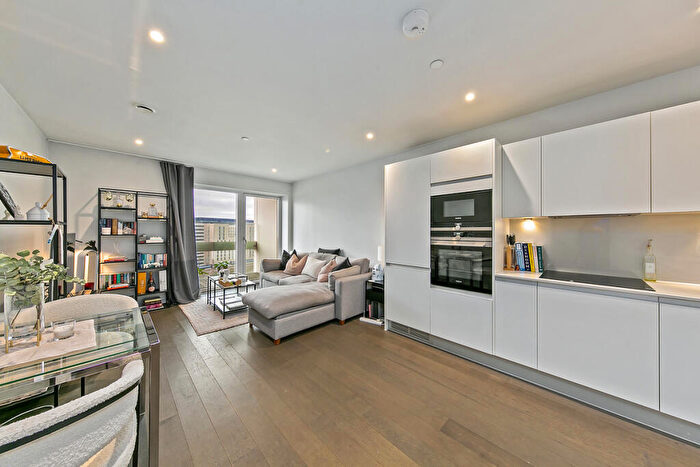 1 Bedroom Apartment For Sale In York Way, London, N7