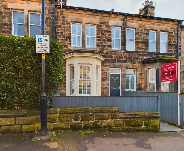 3 Bedroom Town House To Rent In Granville Road, Harrogate, HG1