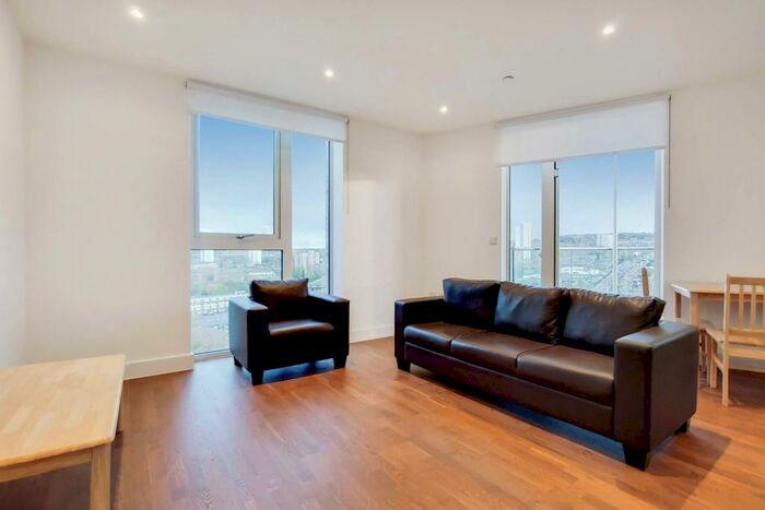 2 Bedroom Flat To Rent In Victory Parade, Woolwich, London, SE18
